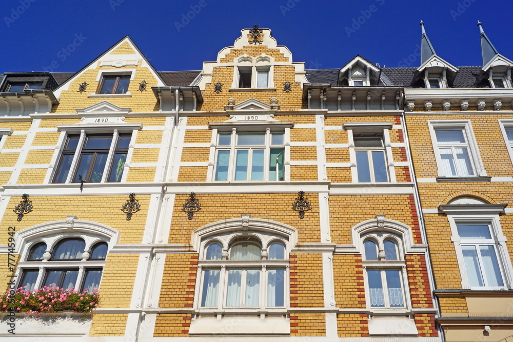 Fototapeta premium Altbau-Architektur am BONNER-Hauptbahnhof