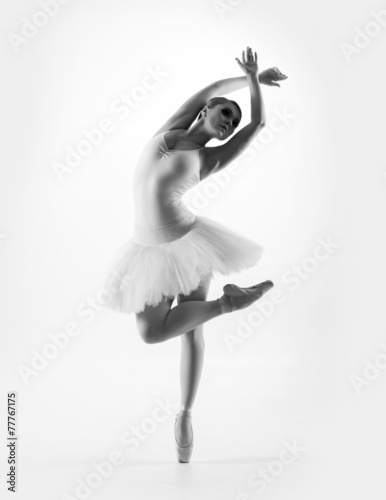 Black and white image of a young beautiful ballet dancer