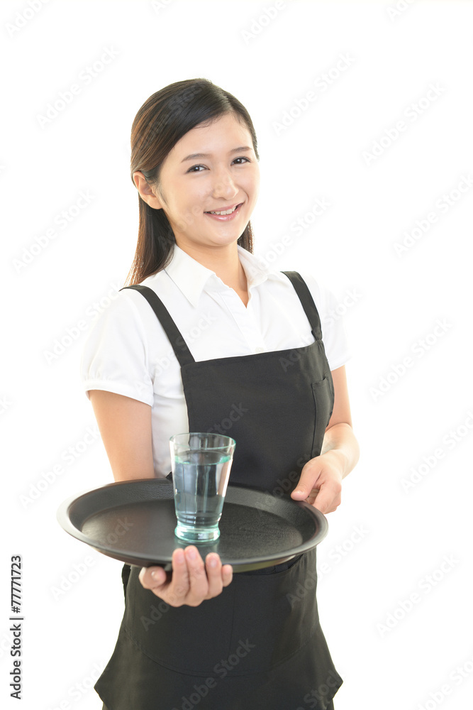笑顔のウェイトレス