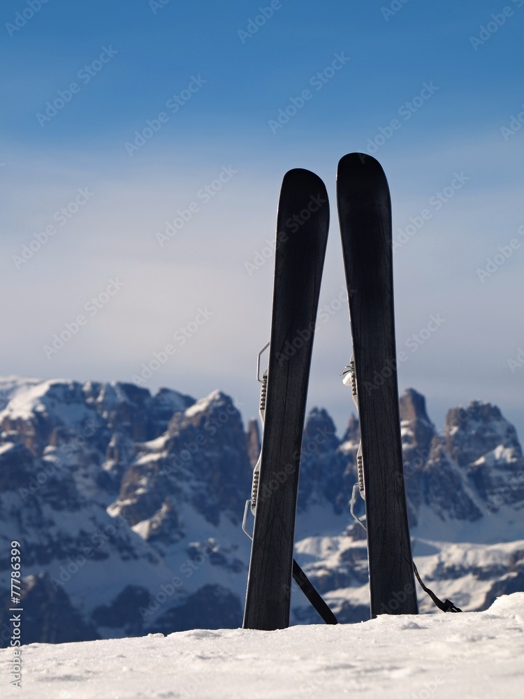 Fototapeta premium Short fun skis. nice sunny winter day at peak
