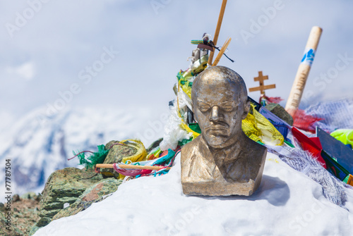 Leinin head statue at the top of Lenin Peak