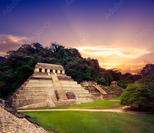 Obraz „Świątynia inskrypcji” w Palenque, mieście Majów w Chiapas,