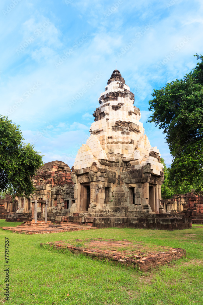 Prasat Pha Nom Wan, ancient stone in Thailand