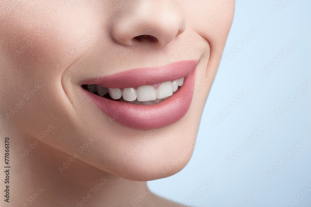 Obraz premium beautiful smile woman close up
