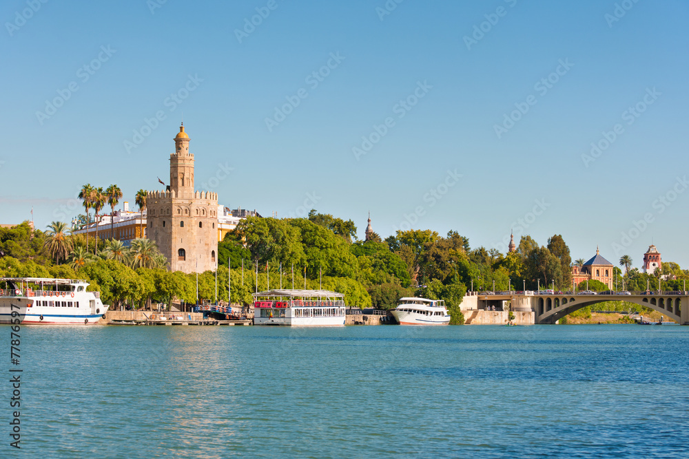 Obraz premium Seville in a sunny summer day