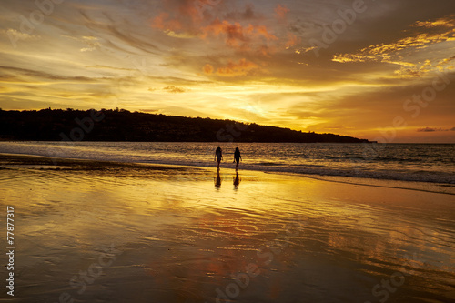 Two girls on a tropical beach © ZoomTeam