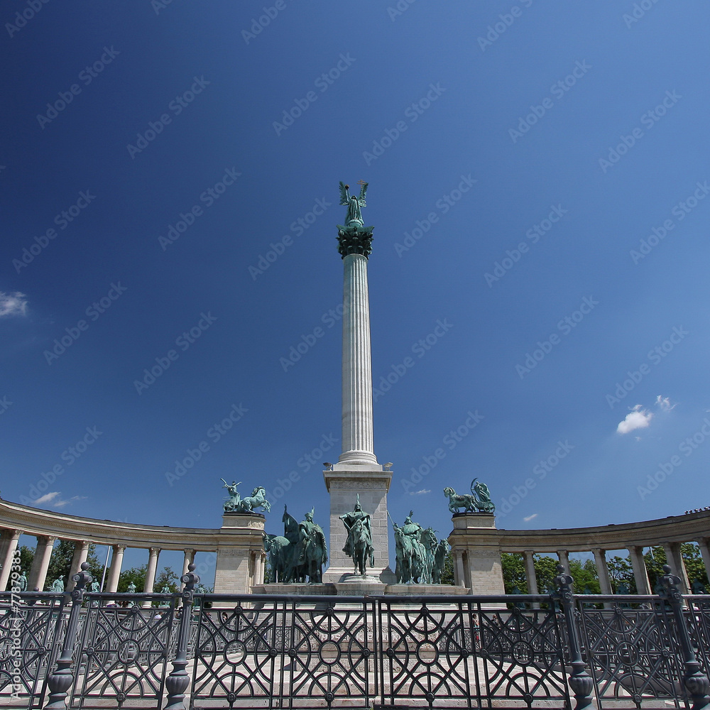 Fototapeta premium Heroes square in Budapest