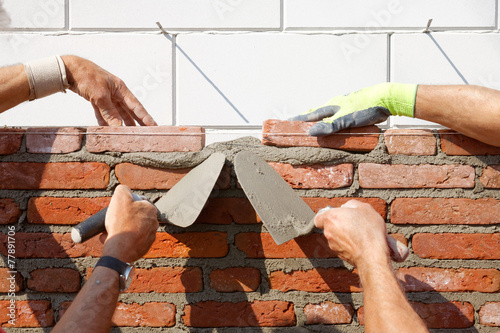 bricklayers teamwork