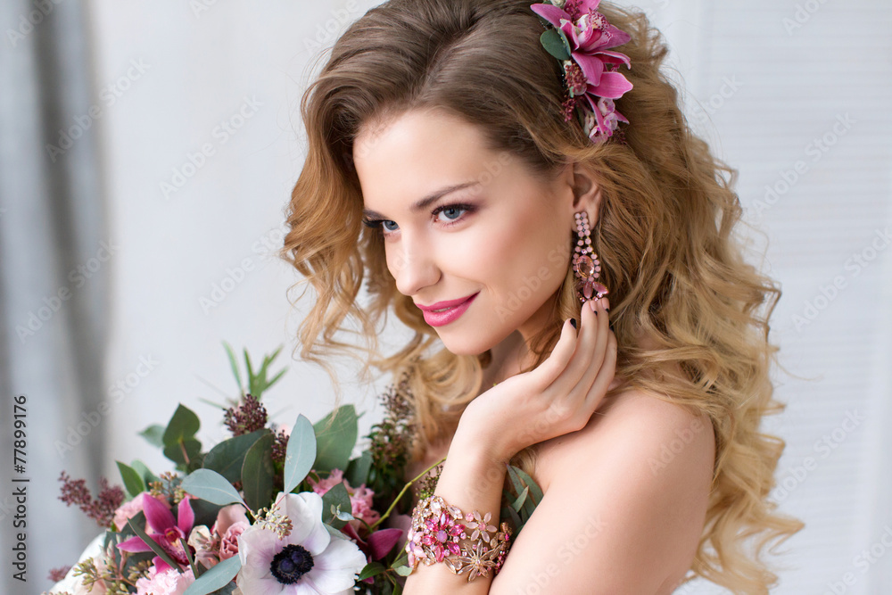 Naklejka premium Fashion studio photo of beautiful young girl