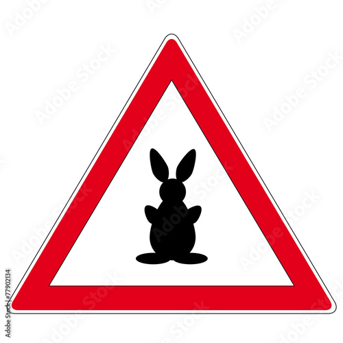Osterhase im Vorfahrtschild