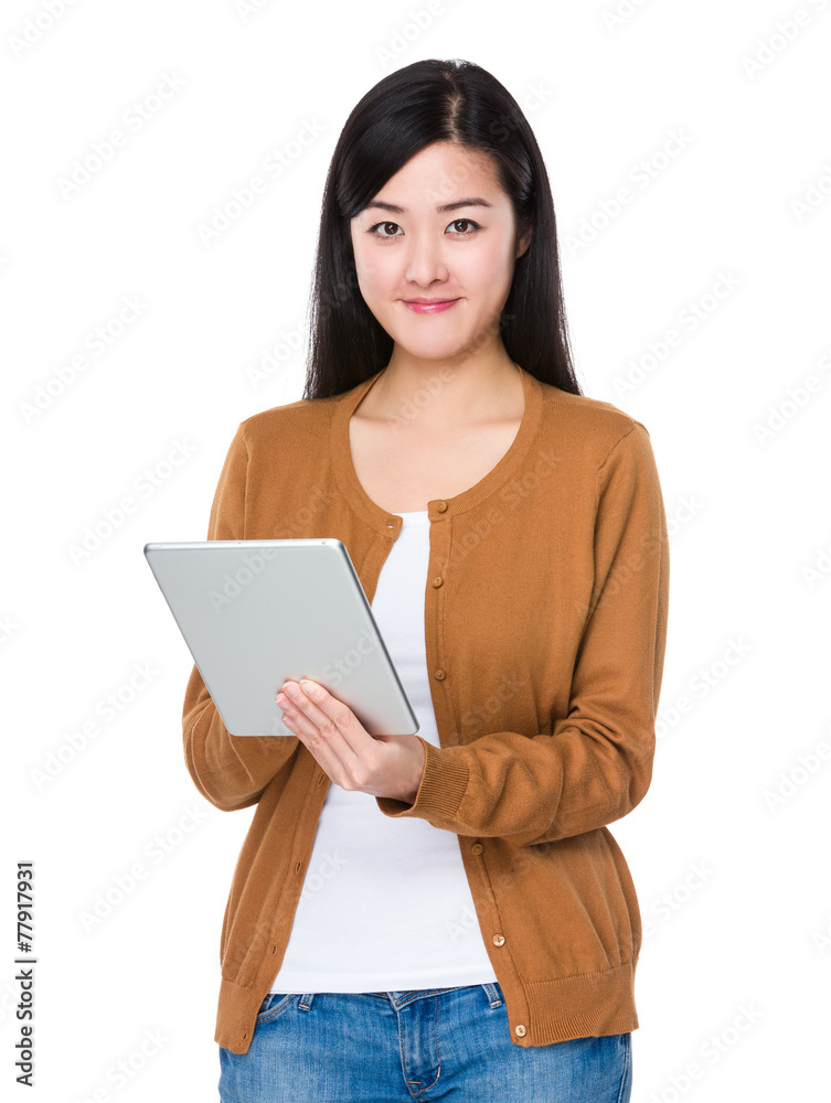 Fototapeta premium Woman use of tablet