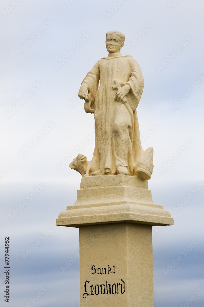 Statue des Heiligen St. Leonhard