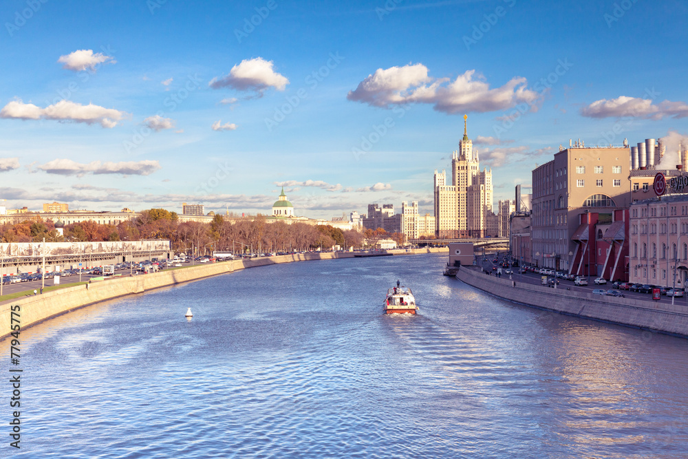 Naklejka premium Moscow city view with Kotelnicheskaya building