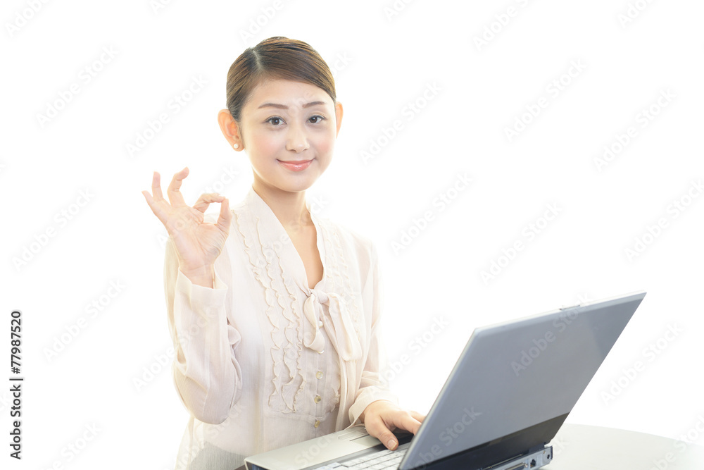 笑顔の女性 笑顔の女性