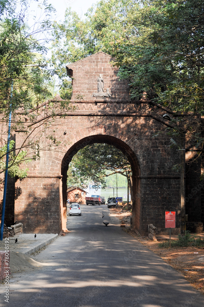 Vicere arch at old Goa