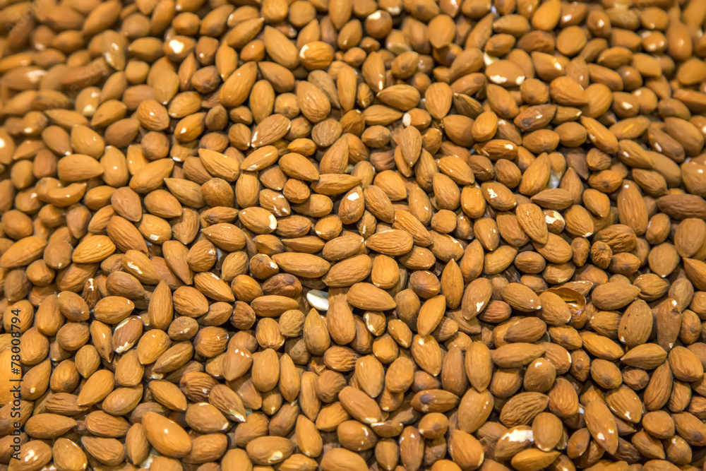 Raw almond Raw almond