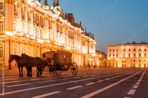 Horse-drawn carriage by the Winter palace on Palace square