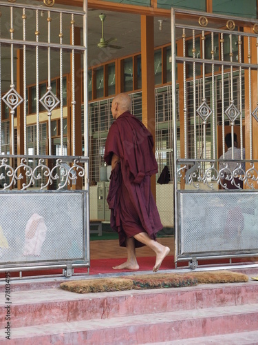 Monasterio budista de Mahagandaryon en Myanmar