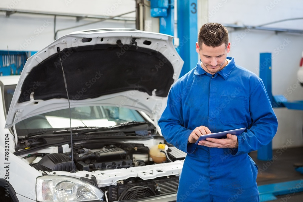 Mechanic using a tablet pc
