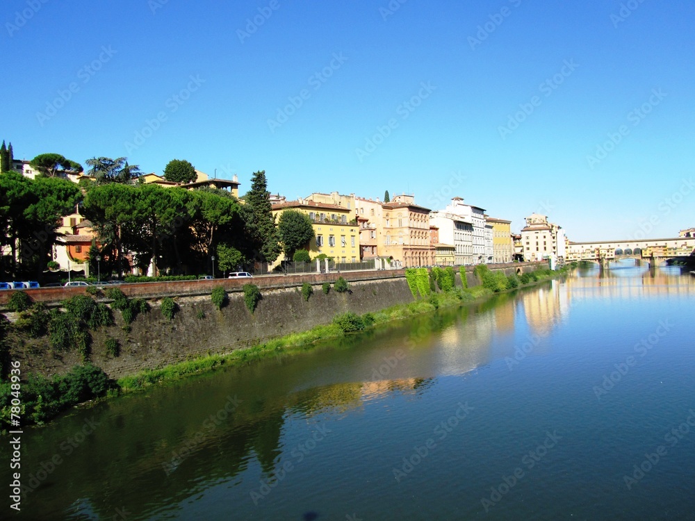 Fluß Arno in Florenz - Firenze - Italien