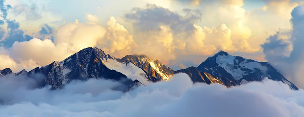 Rideaux Beige alpine mountain landscape  © bakharev