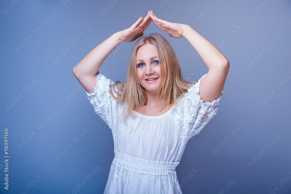 European-looking woman thirty years his hands over his head, a g European-looking woman thirty years his hands over his head, a g