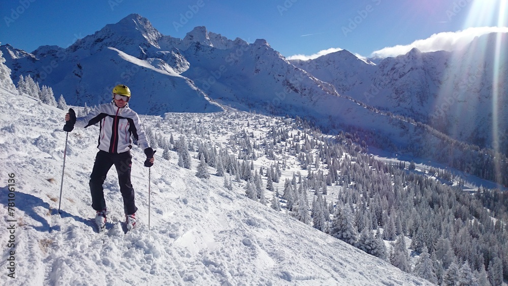 Skifahrer im Hochgebirge