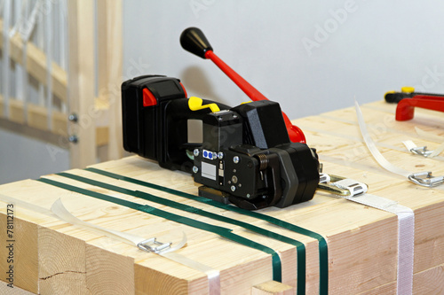 Strapping machine