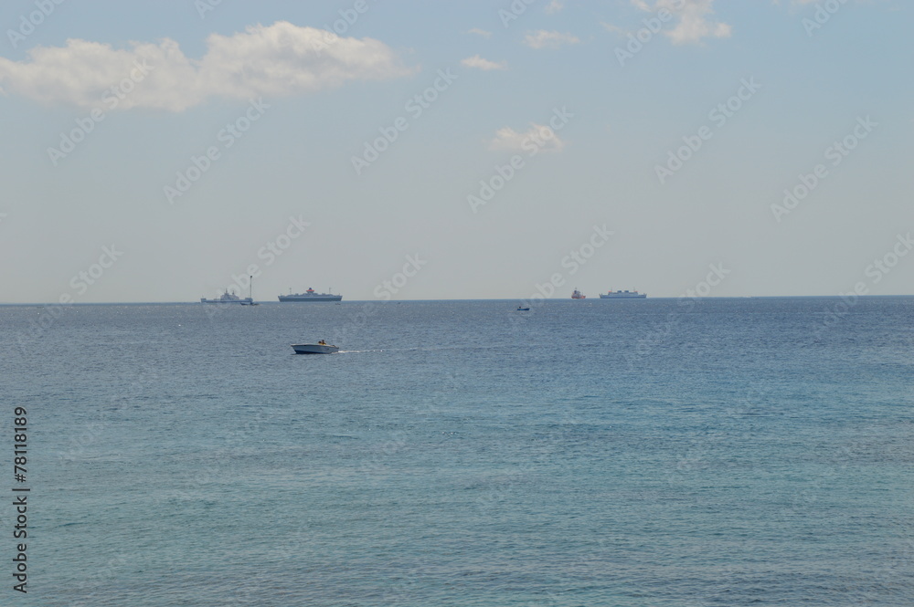 barche traghetti stretto Sicilia