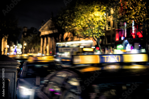 Tableau sur toile Taxi in Dublin