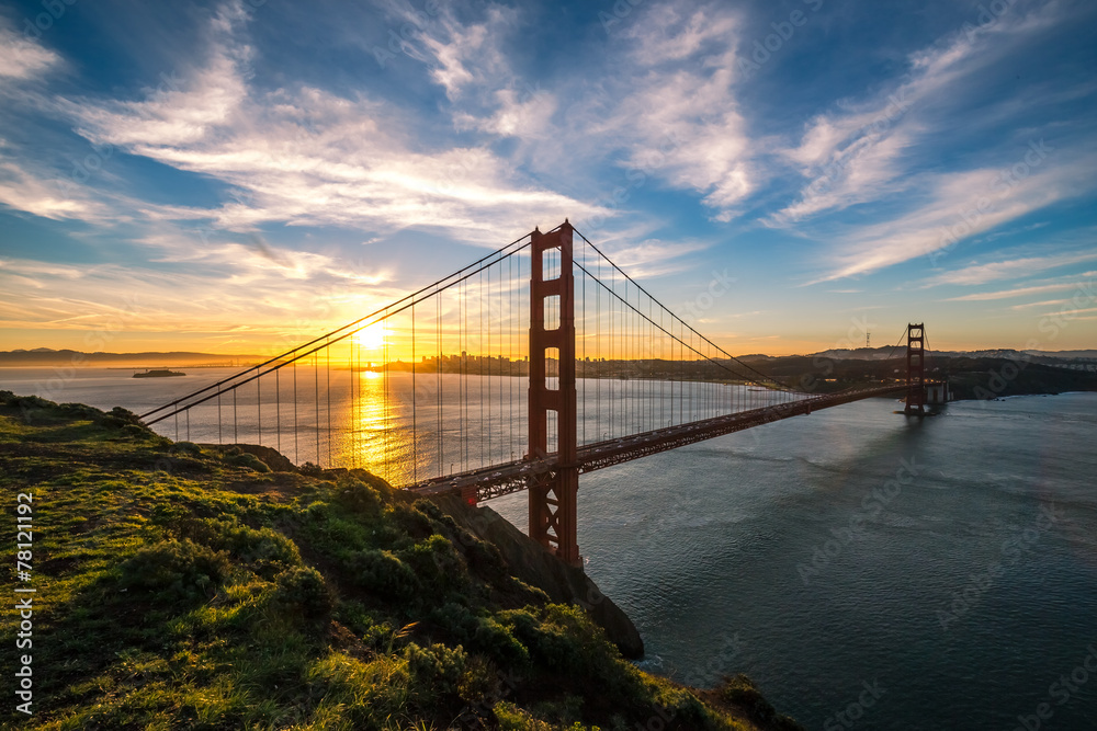 Golden Gate Bridge in San Francisco sunrise