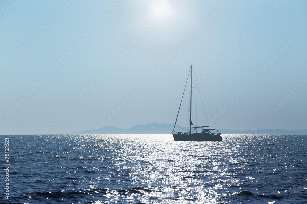 Fototapeta premium Sea, sun, yacht.