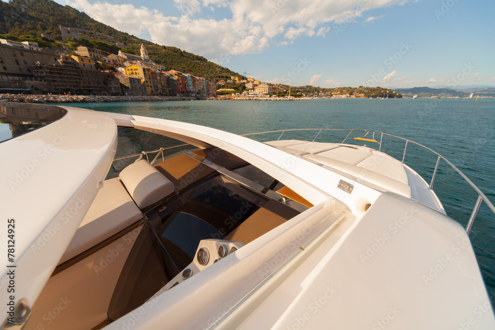 Obraz premium motor boat