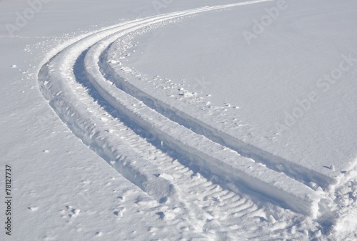 Deep markings of snowmobile © labalajadia