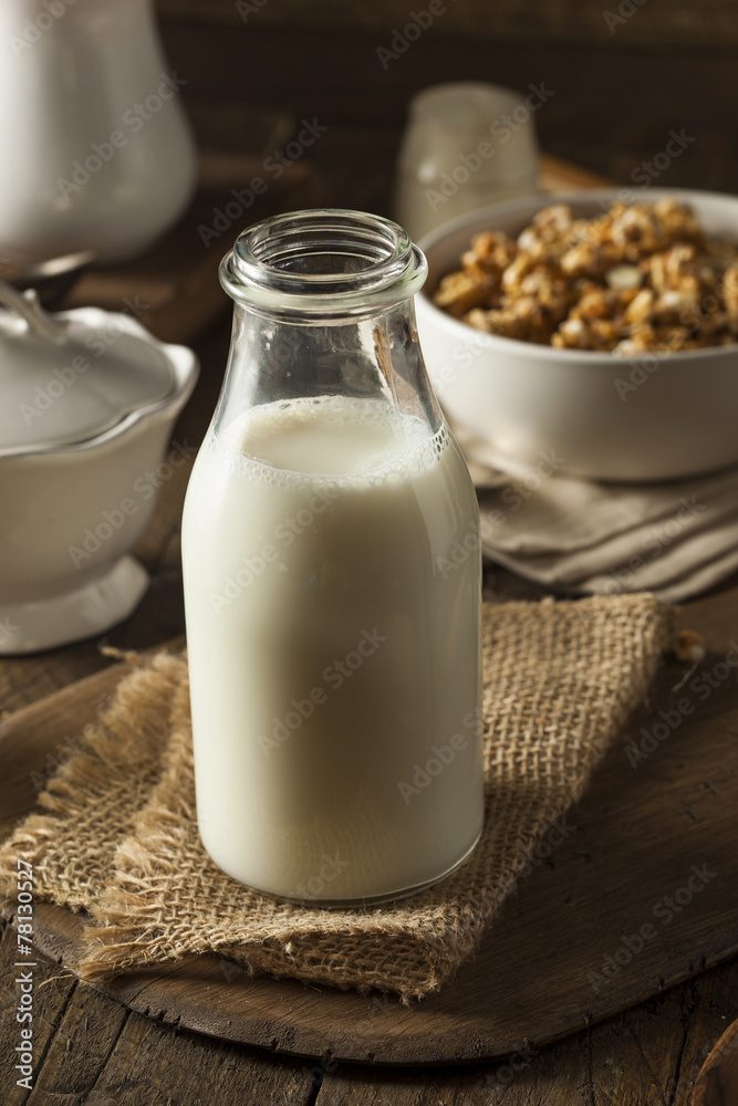 Refreshing Organic White Whole Milk Refreshing Organic White Whole Milk