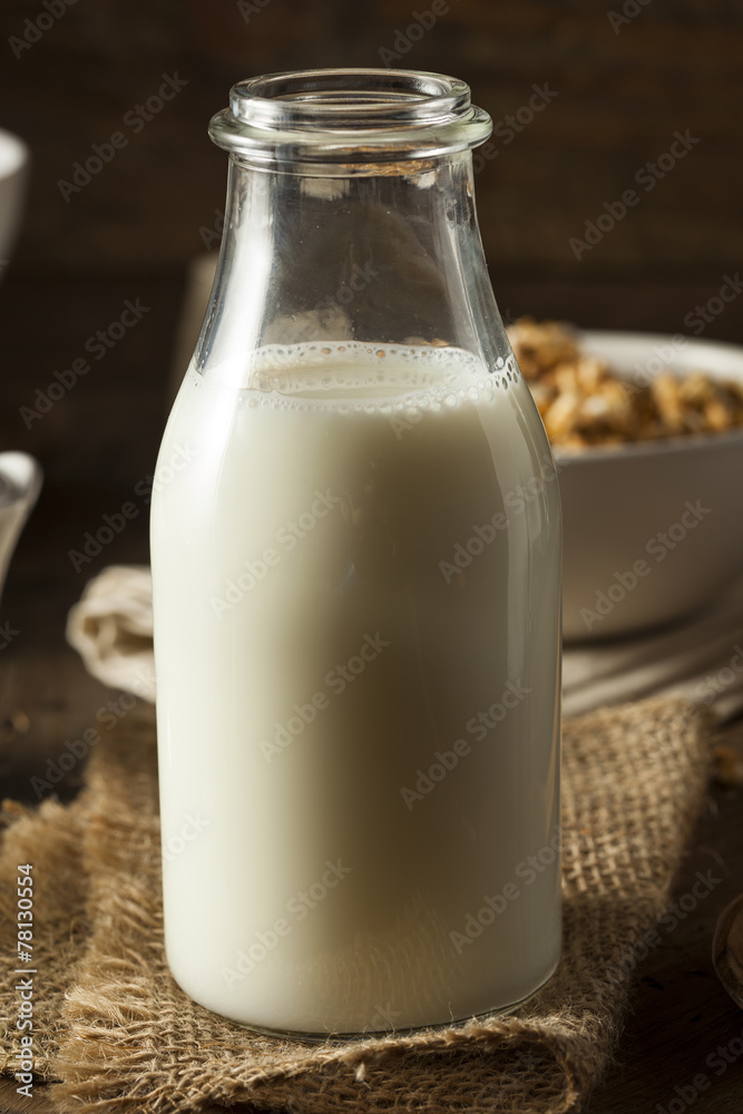 Refreshing Organic White Whole Milk Refreshing Organic White Whole Milk