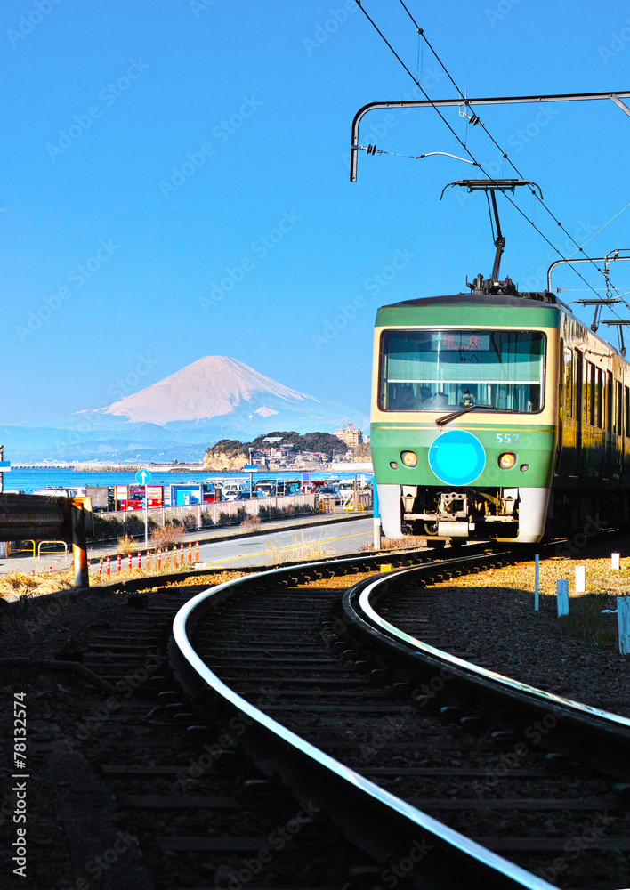 Fototapeta premium 富士山と江ノ電