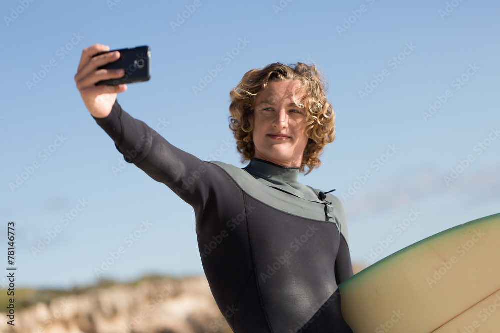 Quick selfi before big surf