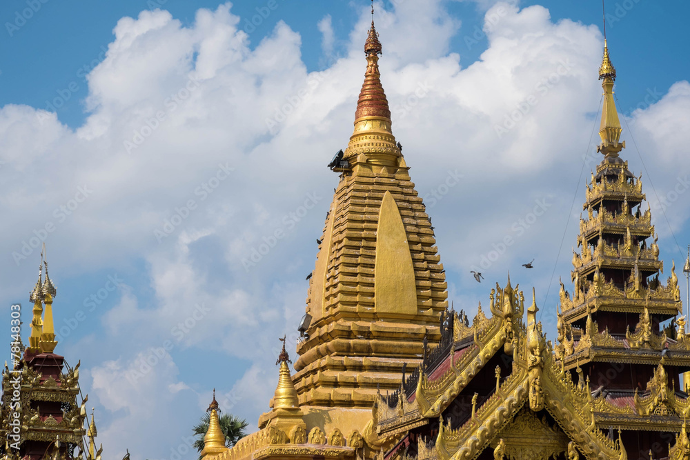 Fototapeta premium Shwezigon Pagoda in Myanmar