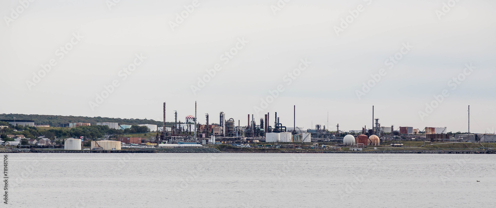 Obraz premium Fuel Industry on Coast