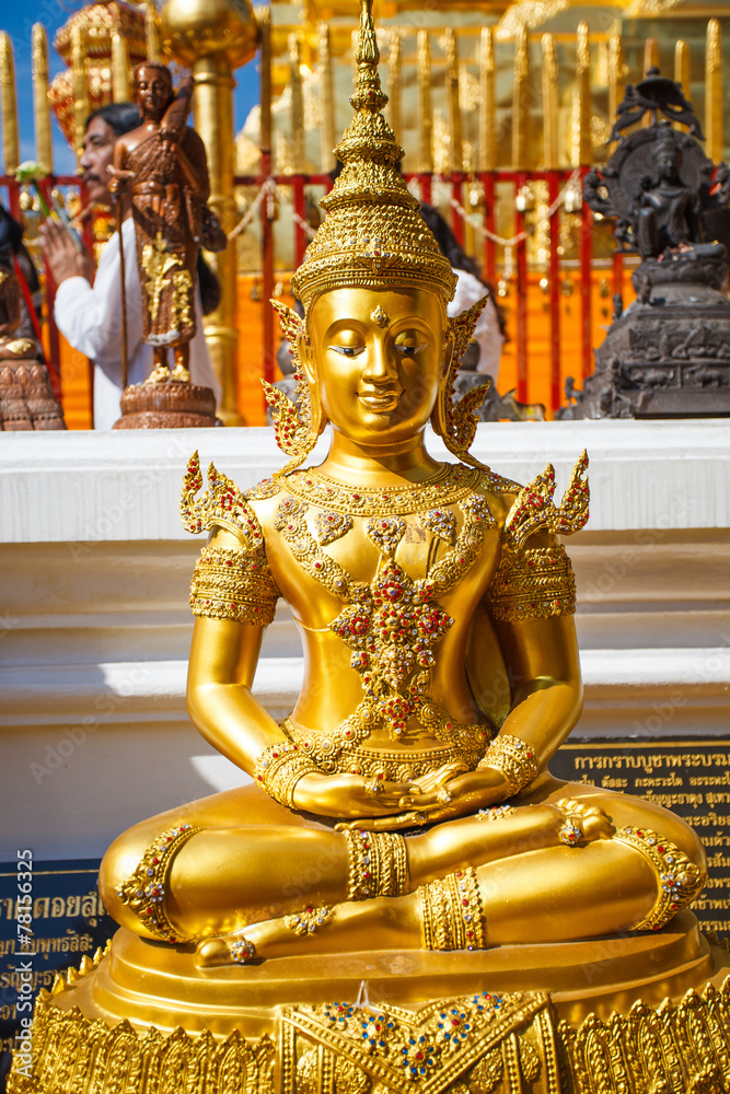Fototapeta premium statues of Buddha in a temple