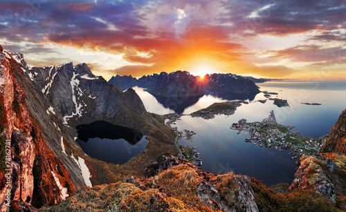 Fotografia Mountain coast landscape at sunset, Norway