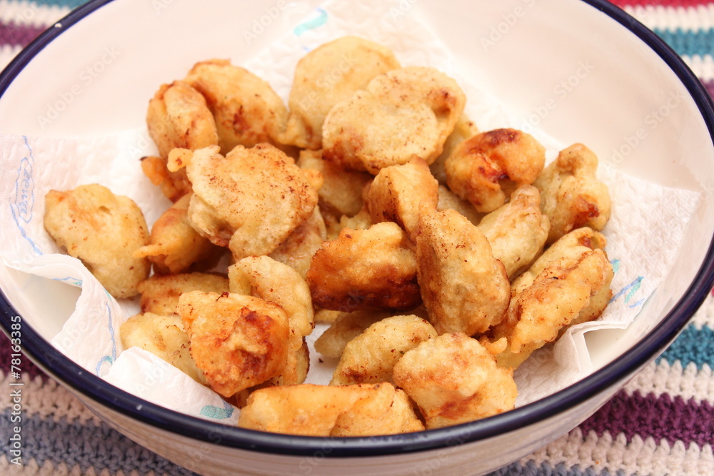 Doppelt gebackenes Hühnerfleisch Doppelt gebackenes Hühnerfleisch