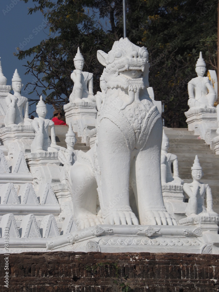 Fototapeta premium Estupa budista en Mingun (Myanmar)