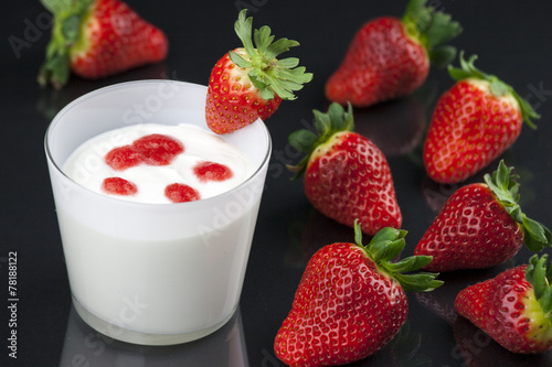 fresh yogurt's mousse with strawberry cream