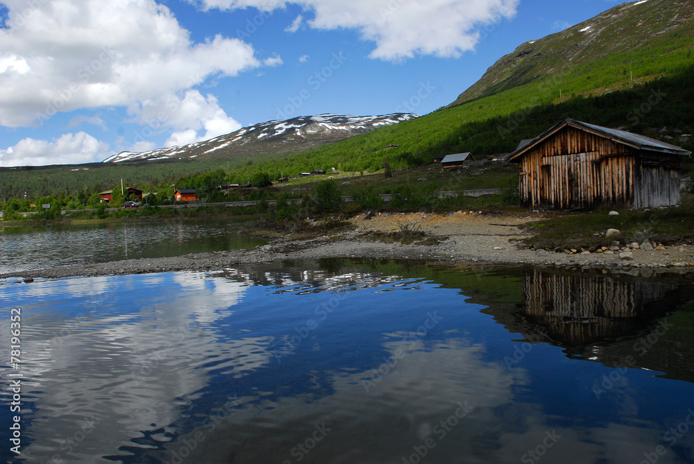 Fototapeta premium Bergsee in Norwegen