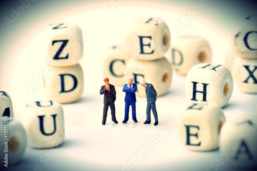 Wallpaper Mural 文字の書かれたブロックとビジネスマン Torontodigital.ca