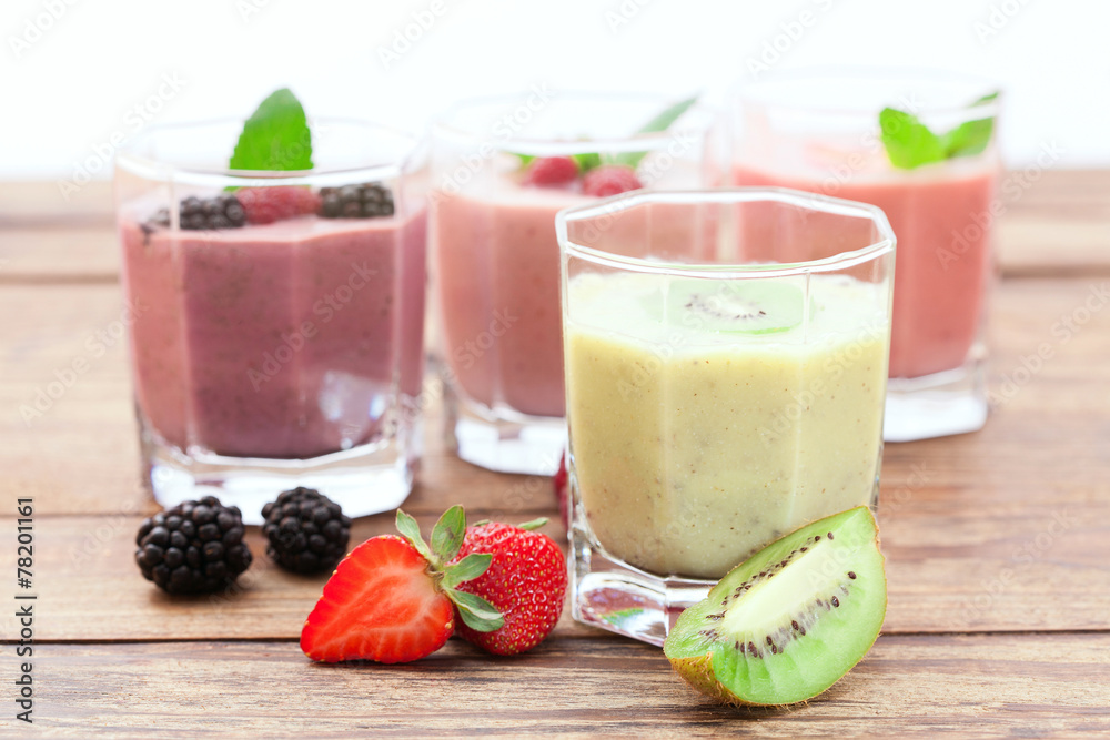 Summer berries smoothie with mint Summer berries smoothie with mint