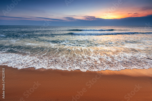 Fototapeta Naklejka Na Ścianę i Meble -  Sunrise over sea