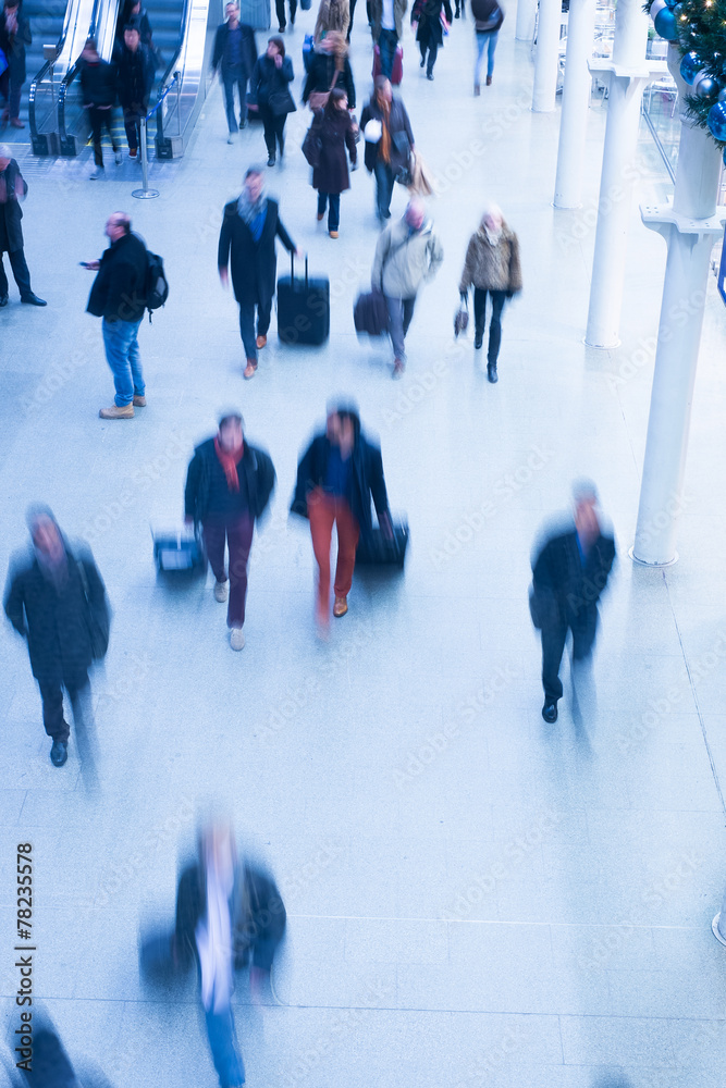 Naklejka premium London Train Tube station Blur people movement